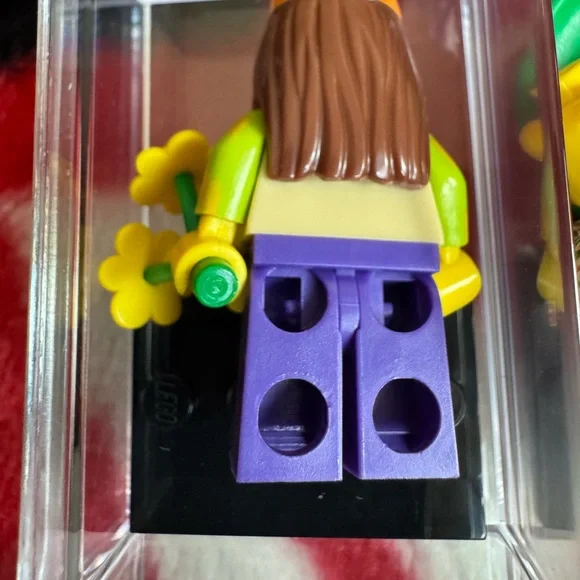 Lego Mini Figure Series 7 Hippie - Picture 3 of 3